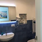 Agora 4*