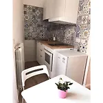 Agora 4*