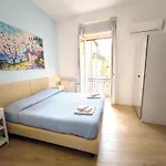 Agora 4*