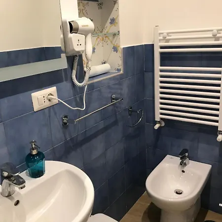 Agora 4*