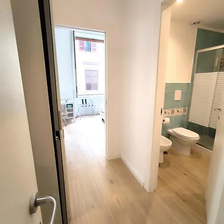 Agora 4*