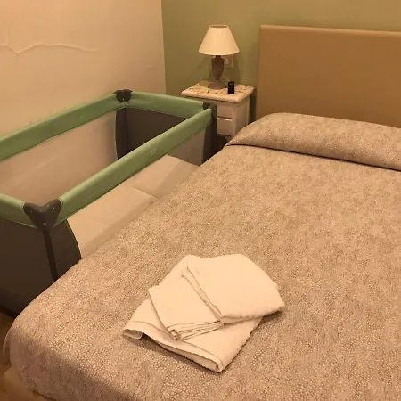 Agora לינה וארוחת בוקר 4*