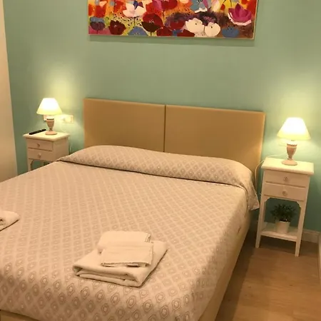 Agora 4*