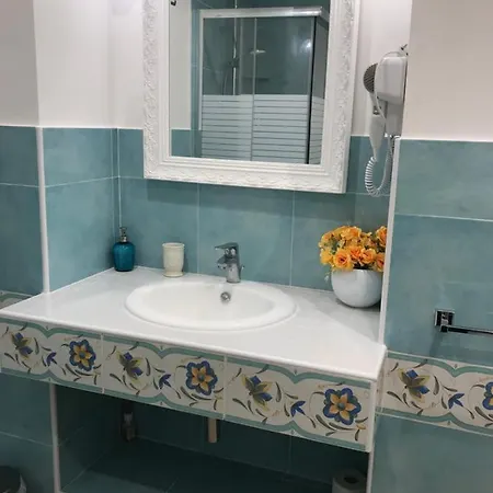 Agora Bed & Breakfast 4*