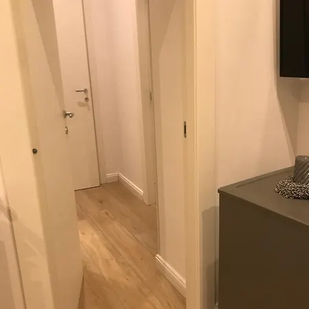 Agora 4*