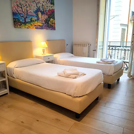 Agora 4*