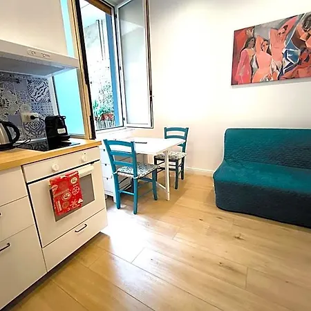 Agora Bed & Breakfast 4*