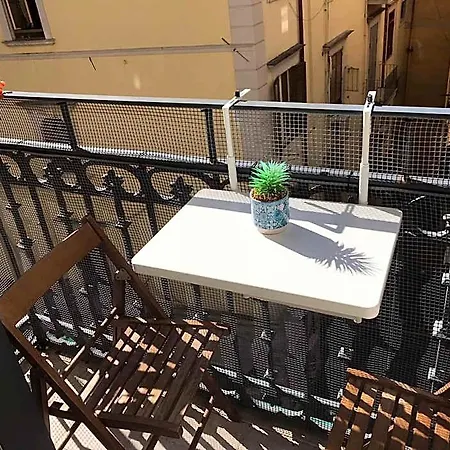 Agora 4*