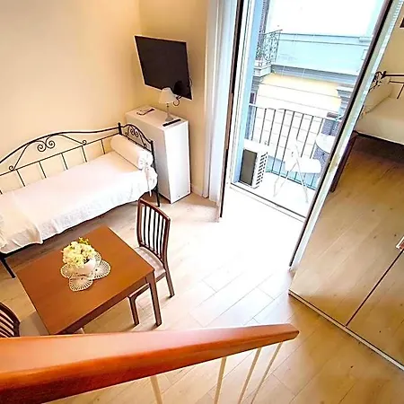 Agora Bed & Breakfast 4*