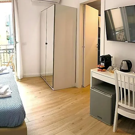 Agora 4* Naples
