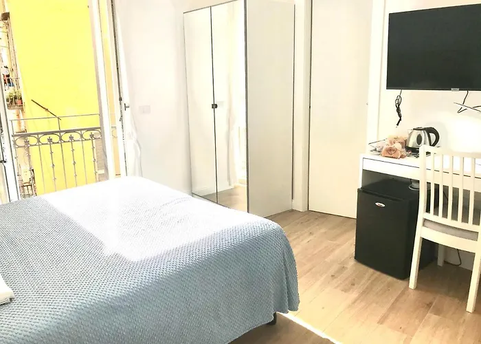 Agora Bed and Breakfast Νάπολη