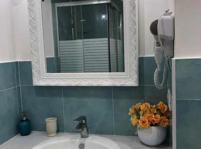 Agora 4*